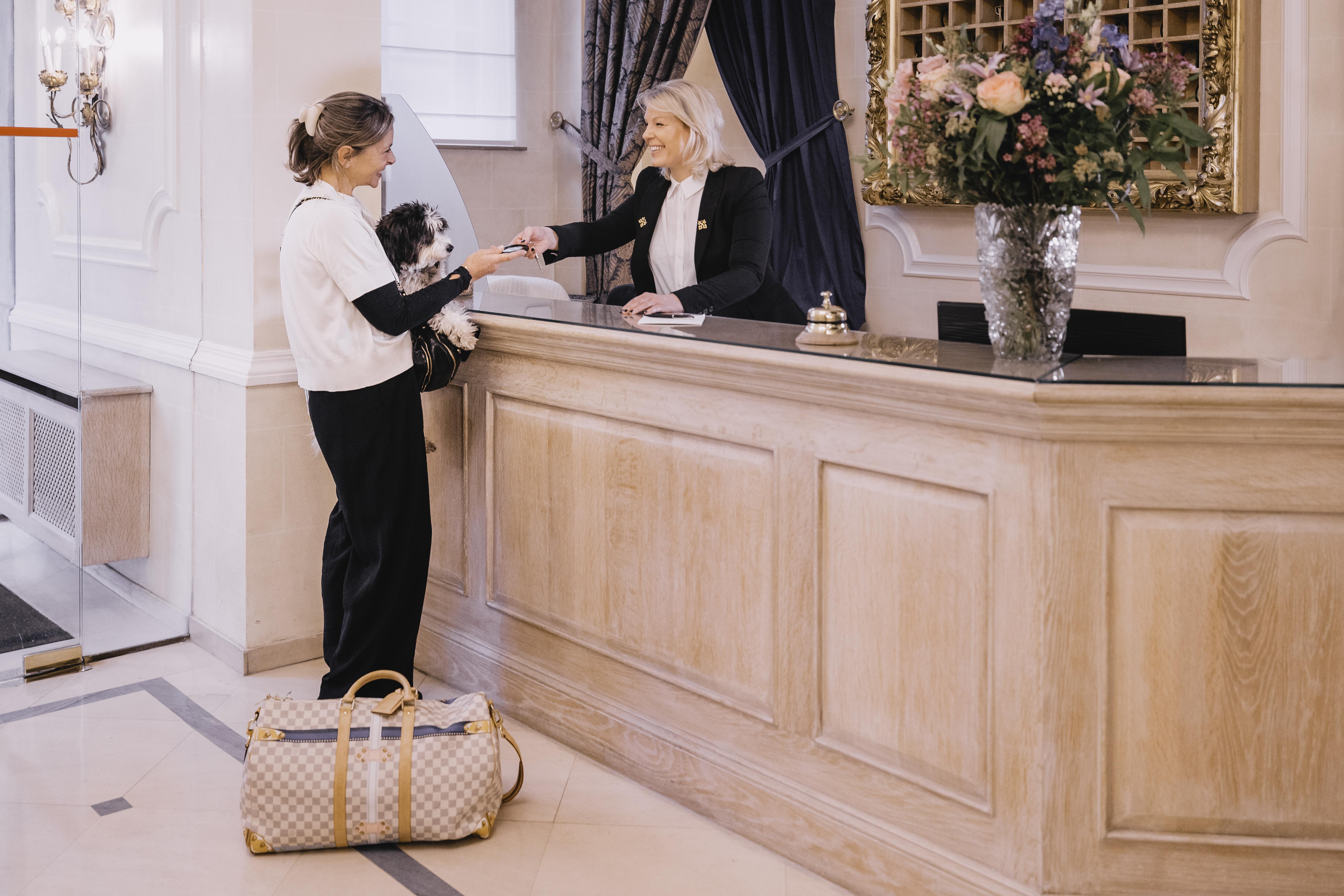 Manos Stephanie Hotel 4*